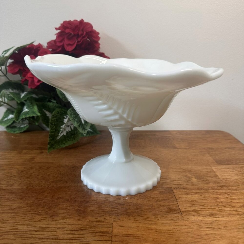 Vintage Milk Glass Compote Dish Leaf Motif Pedestal‎ Bowl White Wedding Centre